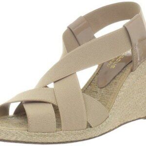 Andre Assous Taupe Beige "Josie" Wedge Strappy Sandals Shoes Women's 10